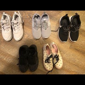4 pair Nike and one old navy
